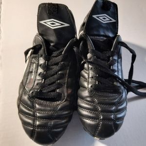 UMBRO Soccer Cleats adult size 6